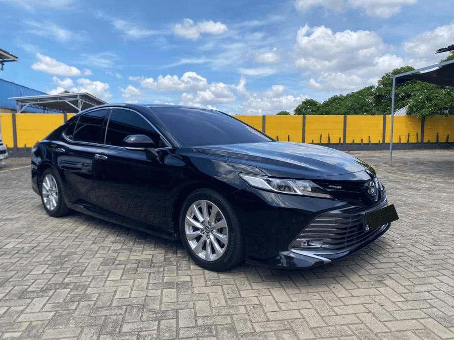 Lux Sedan Rental Camry 2.5V AT 2019